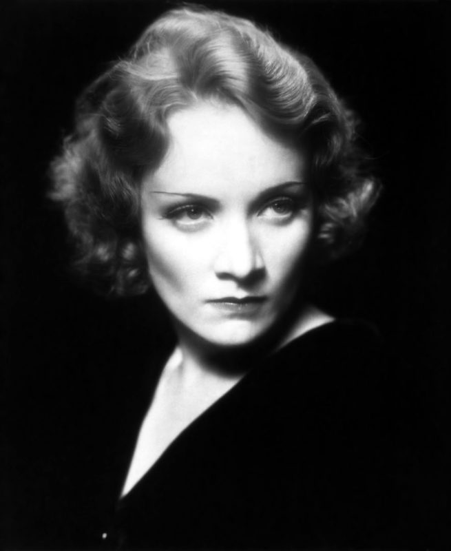 ترانه‌ای از مارلنه دیتریش Marlene Dietrich : به من بگو که گلها کجا هستند